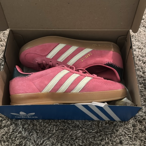 Brand new adidas Gazelles.Brand new unused - Picture 4 of 4